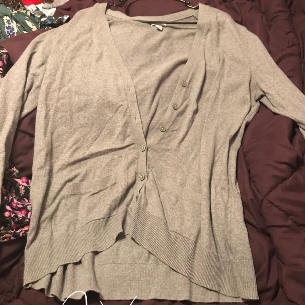 Old Navy light grey sweater